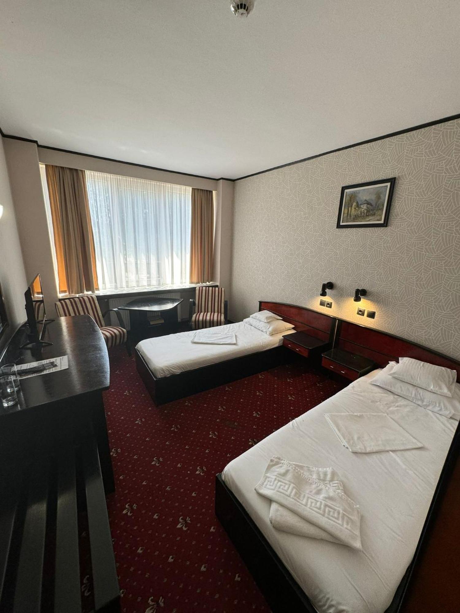 Aurora Hotel 3*